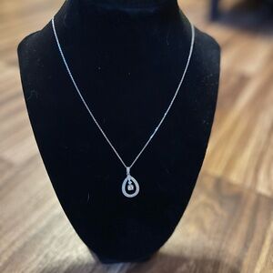 White Gold Necklace 
Elegant Silver Pendant Necklace